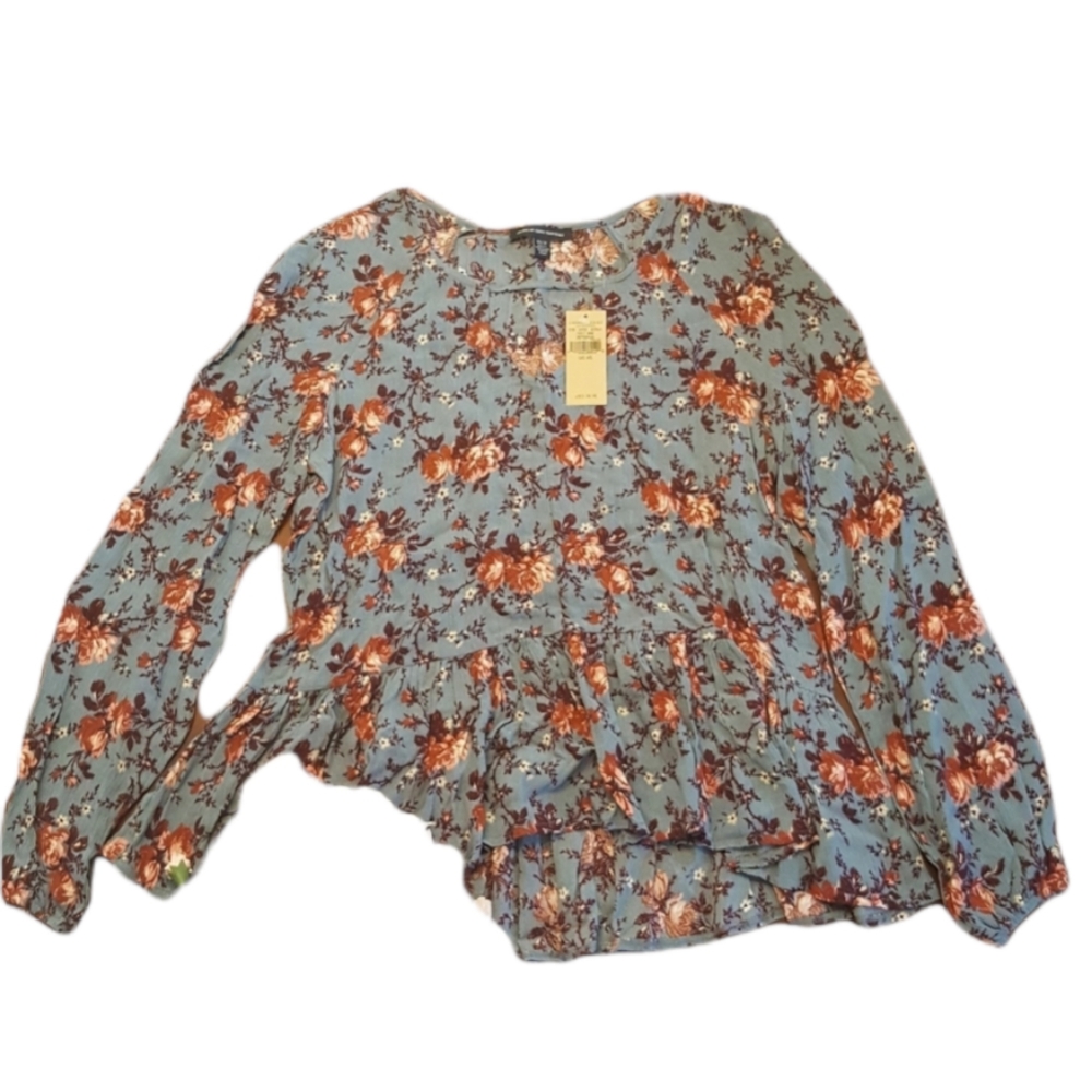 AMERICAN EAGLE Light blue and Red Blouse - Picture 1 of 6